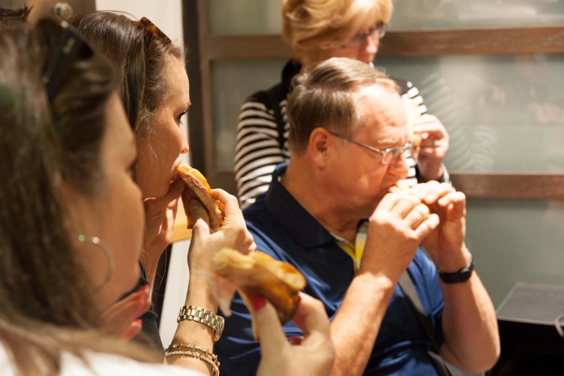 Food Tour of Rome: Campo de' Fiori Jewish Ghetto | Pasta Tasting and Gelato Tasting in Trastevere