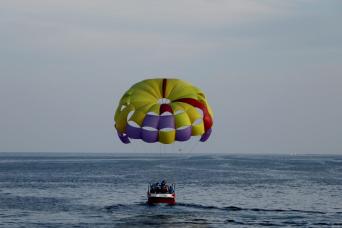 Tour de parachute ascensionnel à Dubaï