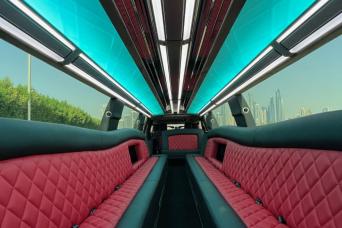 Promenade en limousine allongée à Dubaï