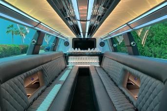 Promenade en limousine allongée à Dubaï