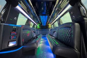 Promenade en limousine allongée à Dubaï