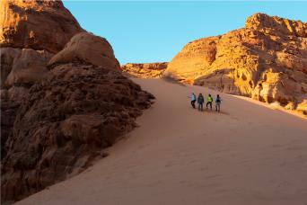 Randonnée dans la vallée cachée d'Al-'Ula