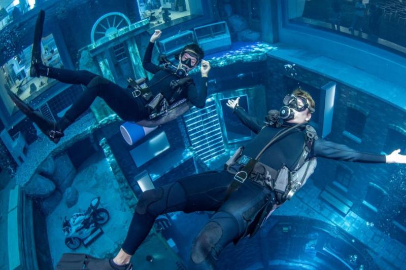 Dubai Attraction: Deep Dive Dubai