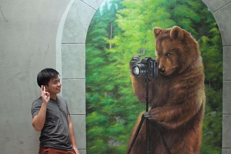 Dubai Attraction: 3D World Selfie Museum
