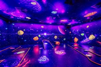 3D Blacklight Minigolf Dubaï : Billet d'entrée