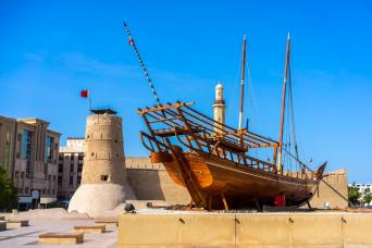 Promotion : visite guidée d'Abou Dabi avec visite gratuite de la ville traditionnelle de Dubaï