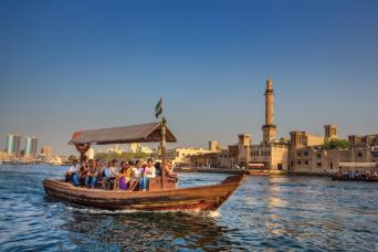 Promotion : visite guidée d'Abou Dabi avec visite gratuite de la ville traditionnelle de Dubaï