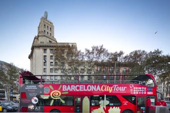 Barcelone : bus à arrêts multiples et tour en catamaran de 60 minutes