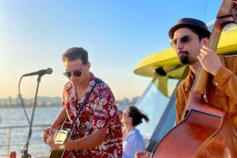 Barcelone : bus à arrêts multiples et tour en catamaran de 60 minutes