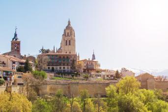 Ségovie : entrée de la cathédrale et l'Alcazar