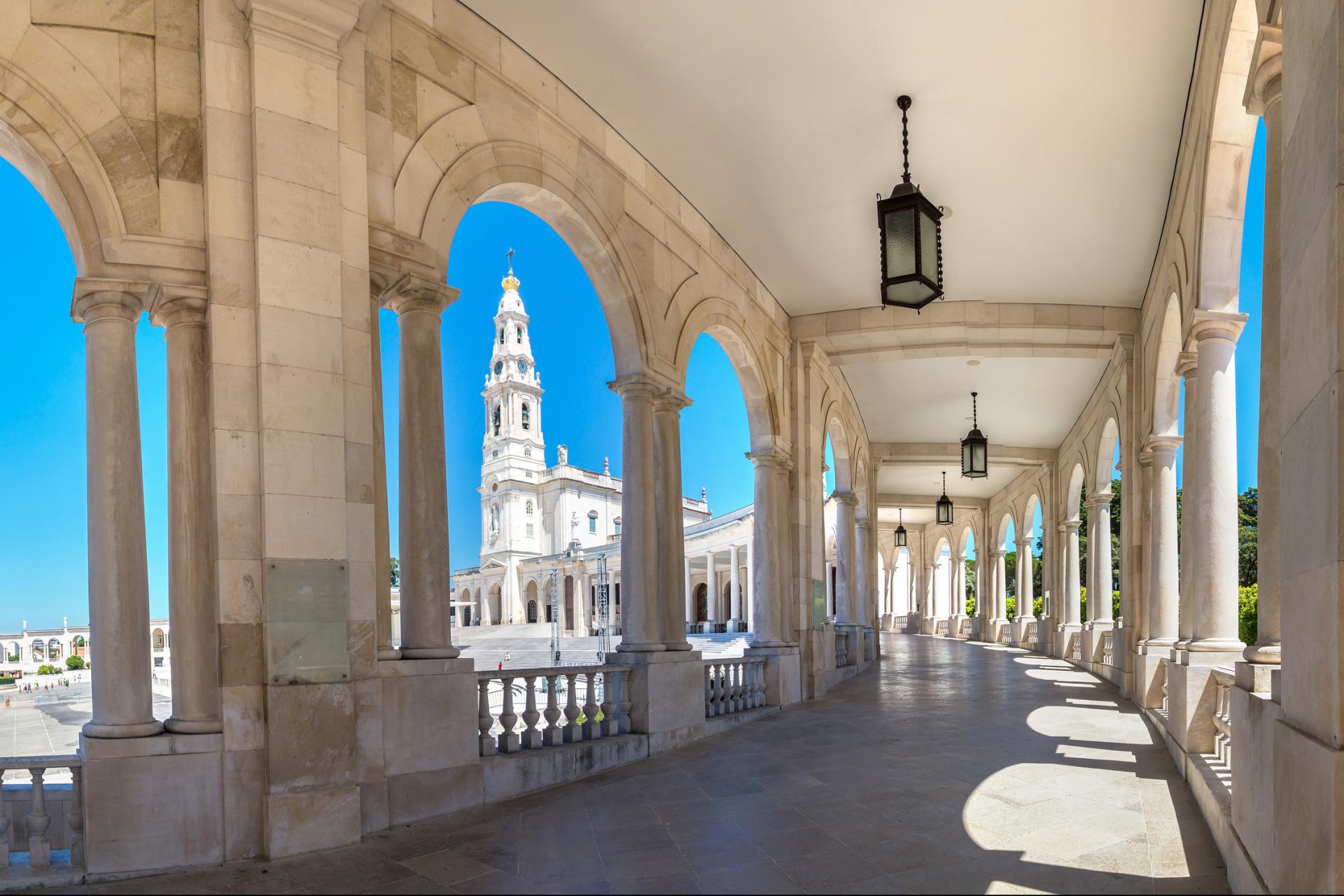 15-Day Cultural and Scenic Tour from Barcelona to Portugal and Andalusia: Madrid, Porto, Lisbon, Cordoba, Seville, Granada and Toledo｜Entrance Tickets Included