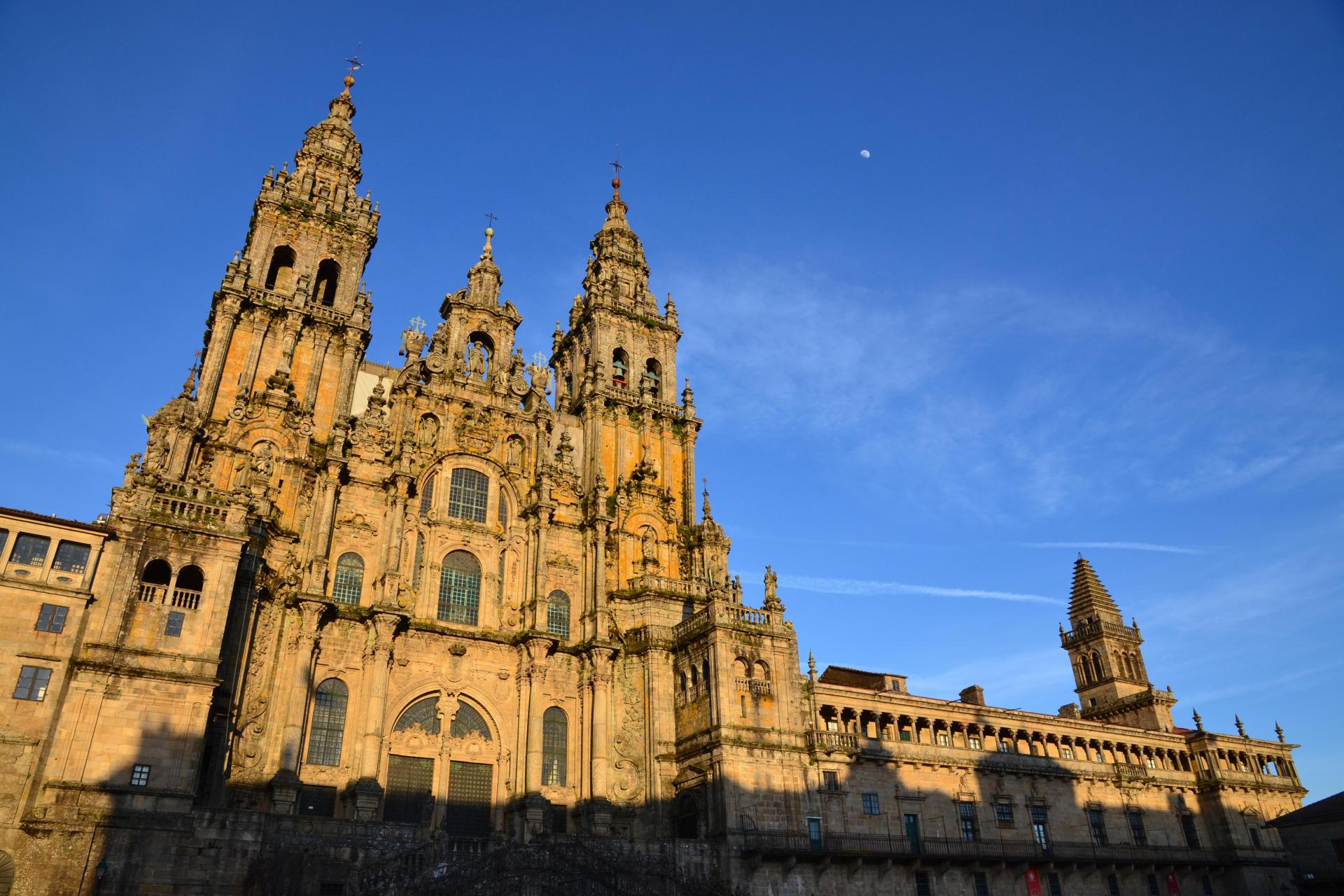 20-Day Iberian Tour from Madrid: San Sebastian | Bilbao | Castro | Santander | Oviedo | Coimbra | Fatima | Sevilla |