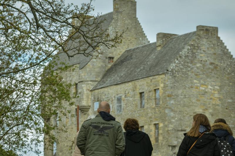 Outlander Experience from Edinburgh – Midhope Castle Tickets Included