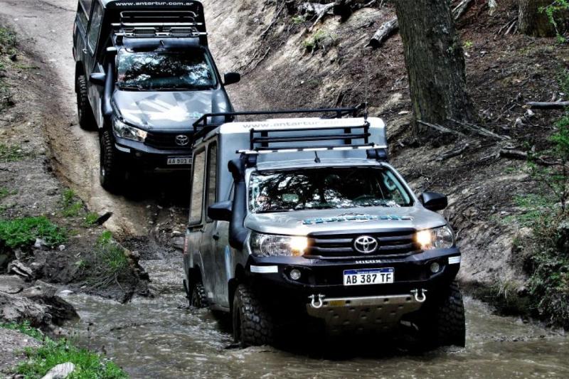 Lagos de Ushuaia, Aventura 4x4 y Canoa con Almuerzo y Recogida - Acomodações em Ushuaia