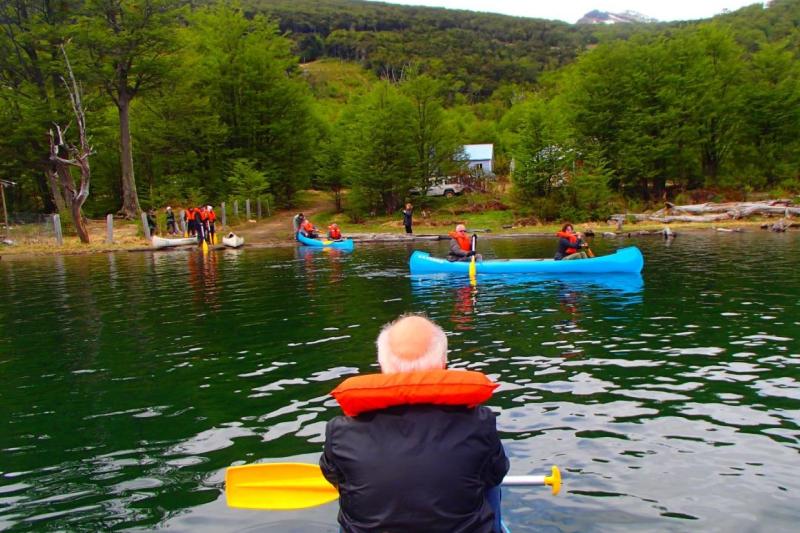 Lagos de Ushuaia, Aventura 4x4 y Canoa con Almuerzo y Recogida - Acomodações em Ushuaia
