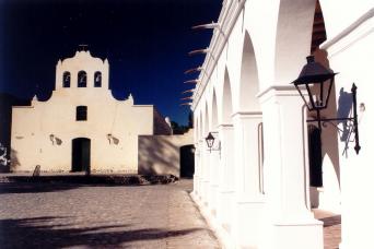 Combo: Cafayate Tour, cachi, transferts et marche