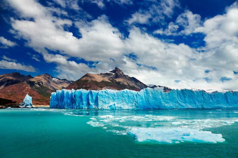The Famous Perito Moreno Glacier with navigation
