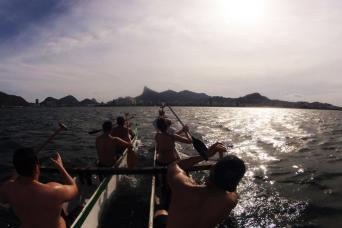 Visites d'aventure - canoë hawaïen