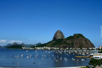 Private Tour: Sugar Loaf, Selaron Steps and Christ Redeemer by van with barbecue Lunch