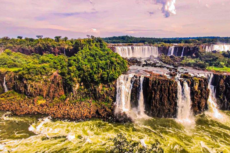 Traslado de ida e volta com cachoeiras brasileiras e argentinas, Hidrelétrica de Itaipu e City Tour