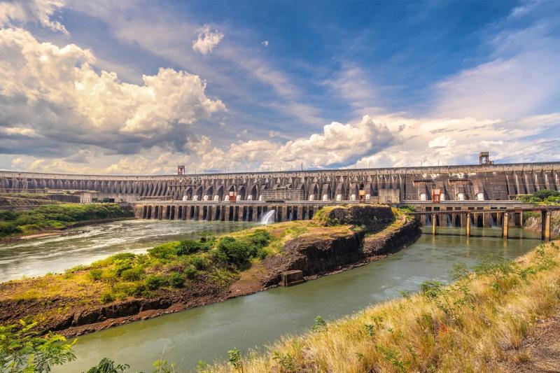 Traslado de ida e volta com cachoeiras brasileiras e argentinas, Hidrelétrica de Itaipu e City Tour