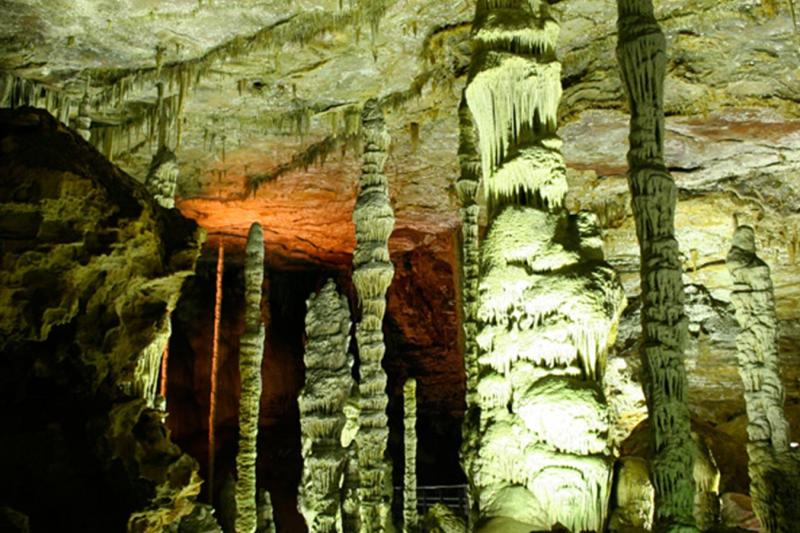 Passeio a Gruta Maquiné & Museu Guimarães Rosa