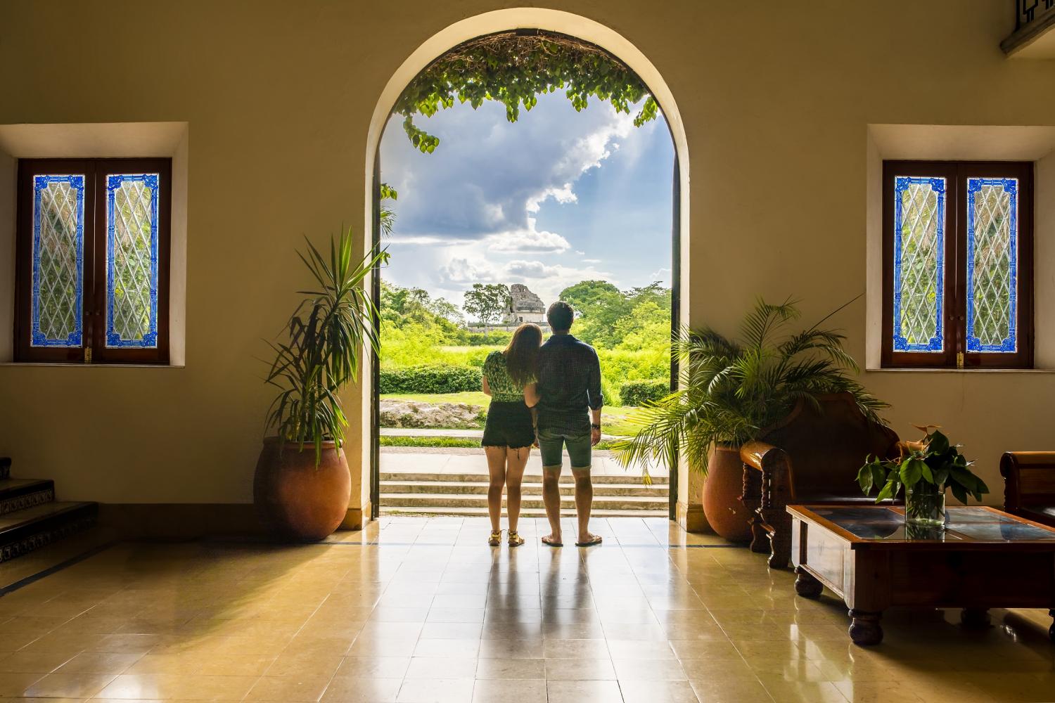 Chichen Itza Deluxe Tour Plus Overnight at the Mayaland Hotel Cancun