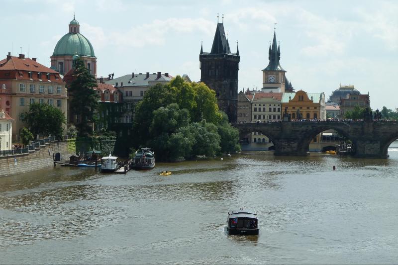 Prague : visite touristique d'une journée avec croisière et déjeuner