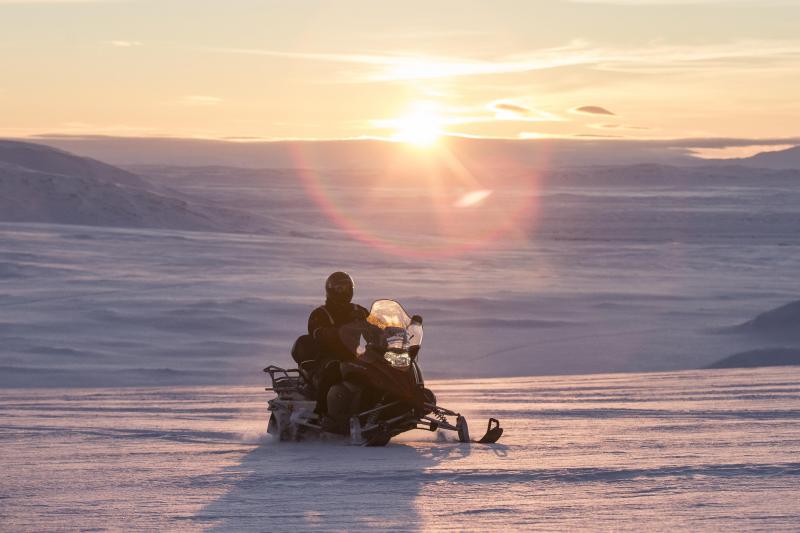 Cercle d'Or : excursion en Super Jeep et balade en motoneige
