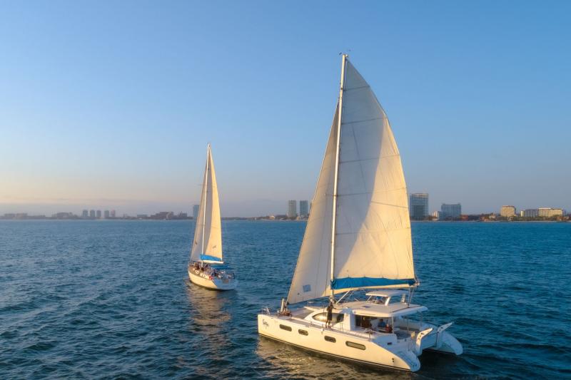 Tour in Catamarano di Lusso al Tramonto a Puerto Vallarta con Open Bar Premium - Alloggi in Puerto Vallarta