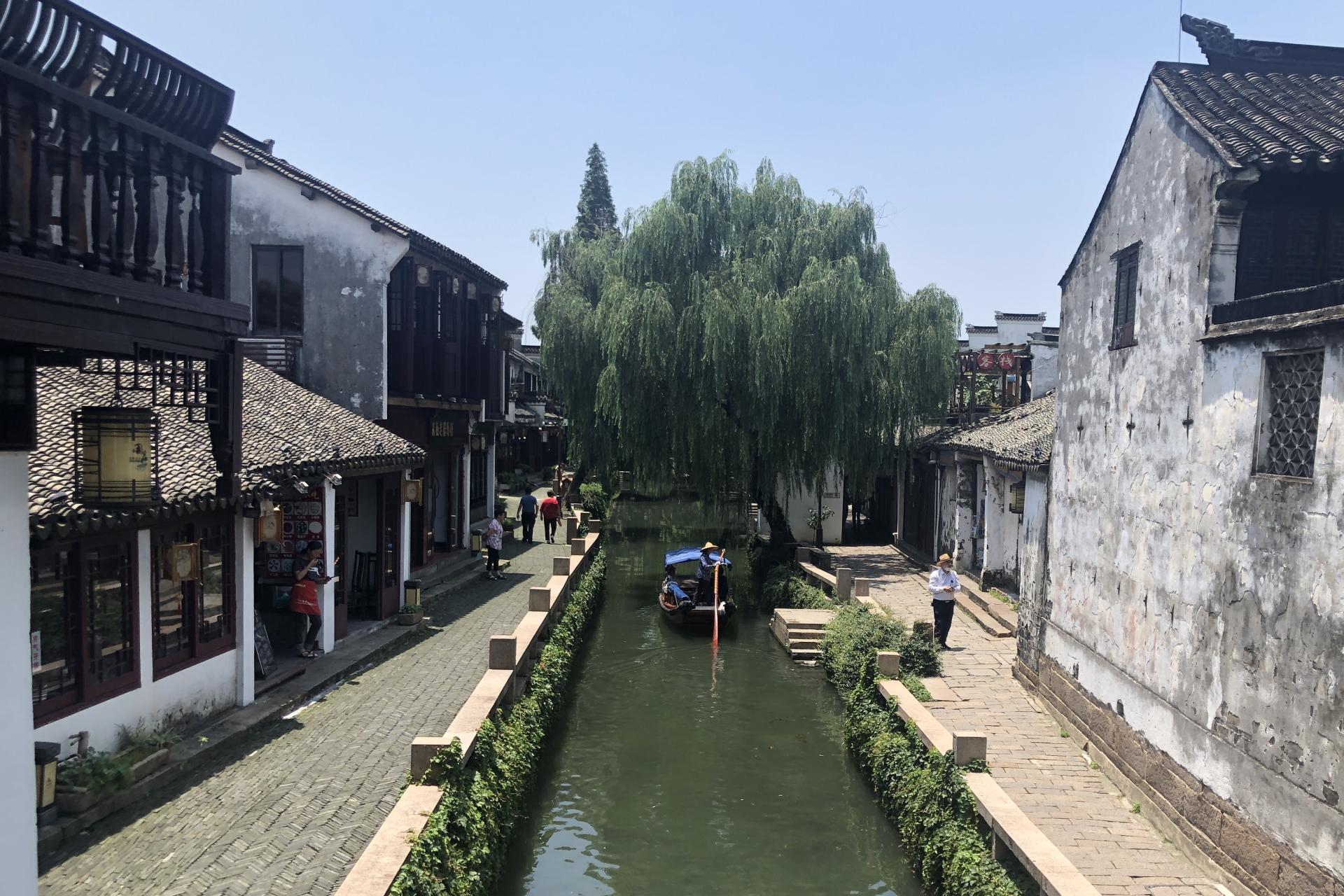 Shanghai Combo City Tour 1: Best of Shanghai Day Tour Suzhou and Zhouzhuang Water Village Day Tour