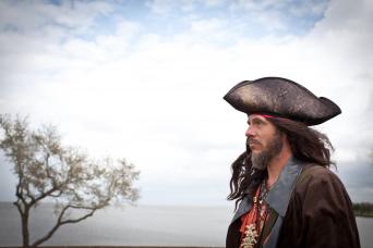 Pirates of the Quarter Tour Joieful