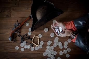 Pirates of the Quarter Tour Joieful