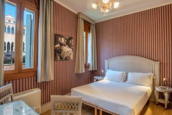 Room near La Fenice Theatre Venice