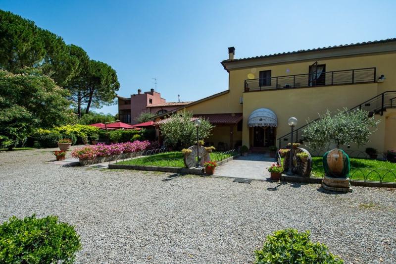 Hotel Molino d'Era Volterra garden