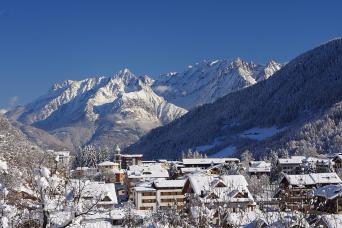 short ski break Aprica