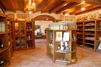 Italian lakes wine tasting