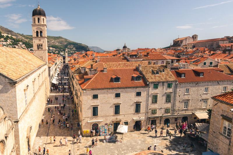 From Omiš: Dubrovnik Guided Group Tour with Ston Oyster tasting