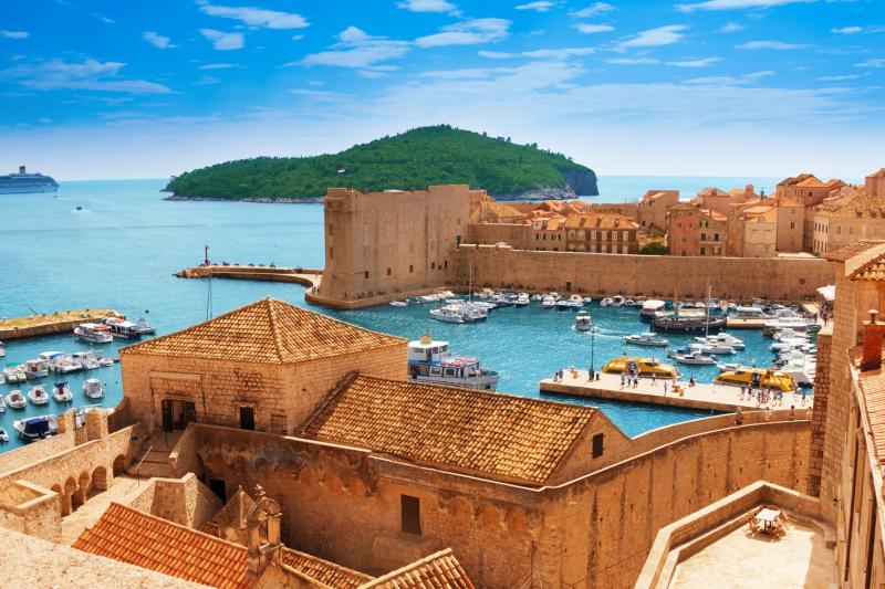 From Omiš: Dubrovnik Guided Group Tour with Ston Oyster tasting