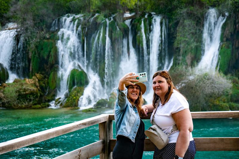 From Omiš: Mostar and Herzegovina Tour with Kravica Waterfall