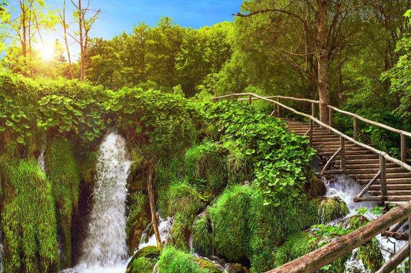 Guided Transfer from Zagreb to Omiš with stop at Plitvice Lakes