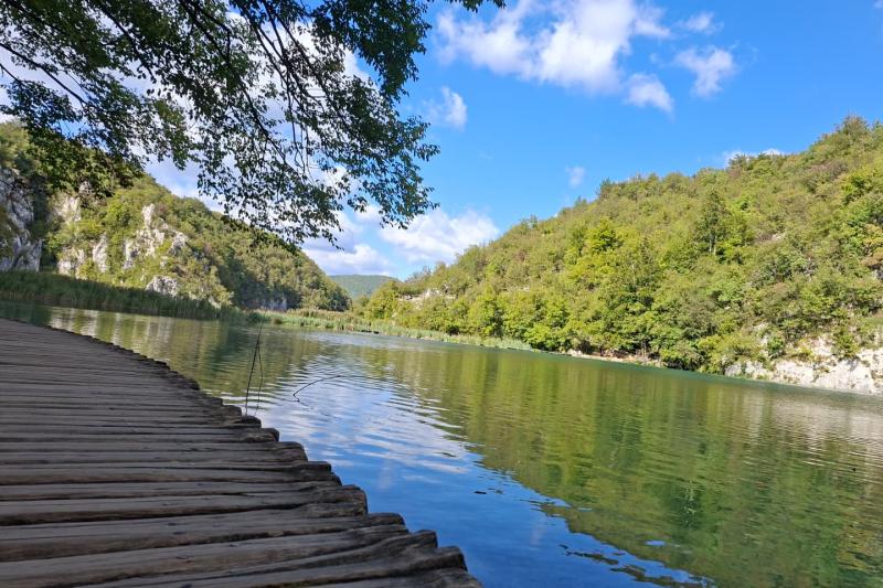 Guided Transfer from Zagreb to Omiš with stop at Plitvice Lakes