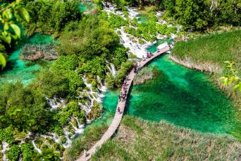 Guided Transfer from Omiš to Zagreb with stop at Plitvice Lakes
