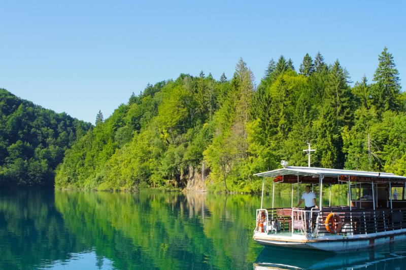Group Transfer from Omiš to Zagreb with entrance ticket to Plitvice Lakes