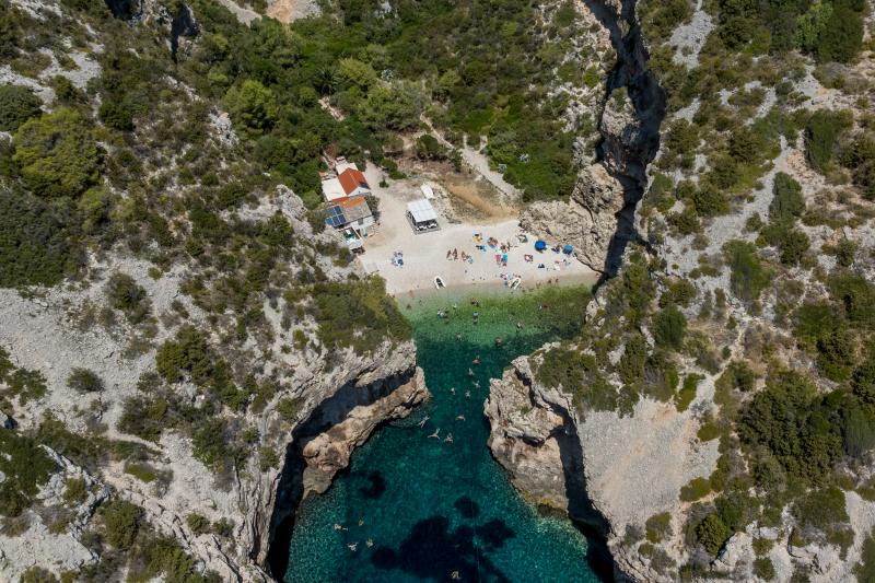 From Omiš: Blue Cave, Vis and Hvar Island Hopping Small Group Tour with Gray line Croatia